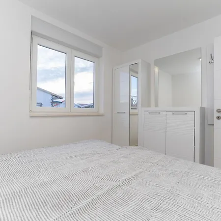 By The Sea - 19221 Apartment Vir